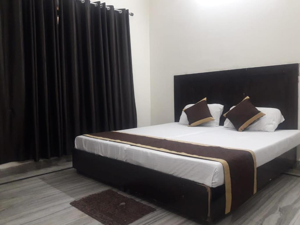 Hotel The Bird Dehradun Bagian luar foto