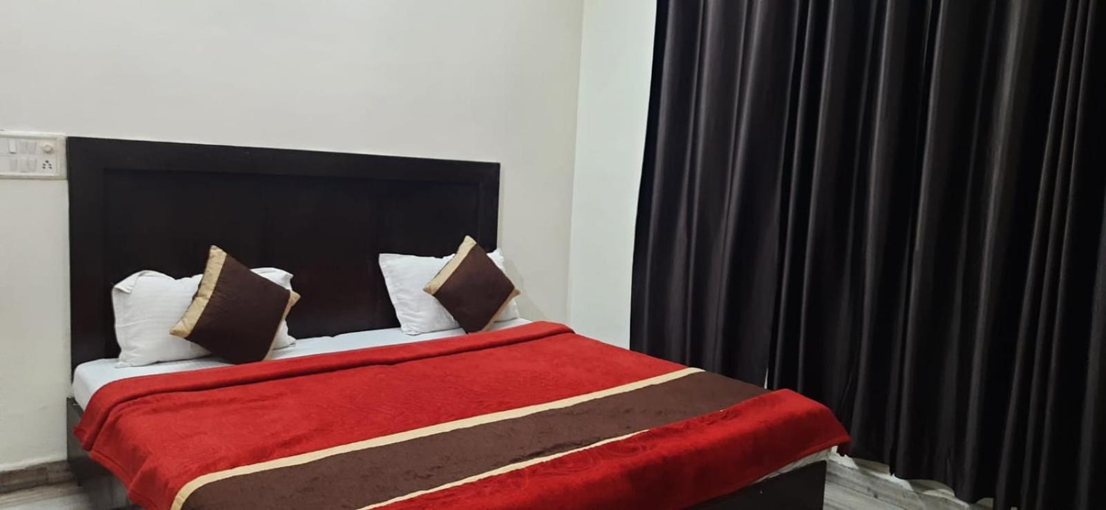 Hotel The Bird Dehradun Bagian luar foto