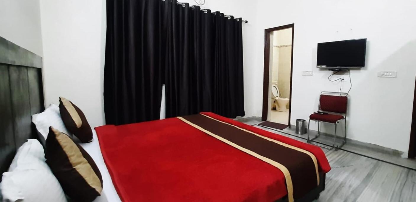 Hotel The Bird Dehradun Bagian luar foto